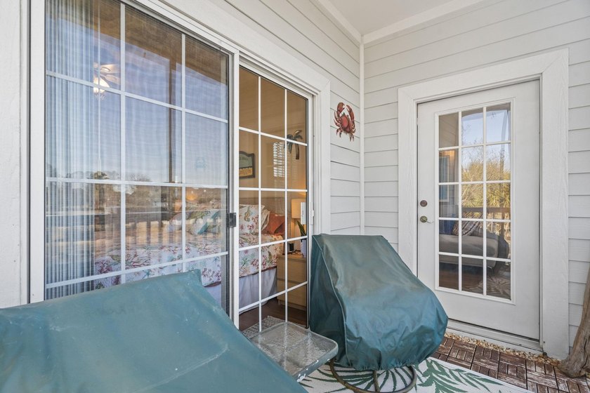 Beautiful 1-bedroom, 1-bath end unit located in the highly - photo 26