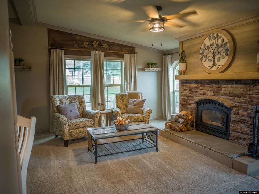 Minutes from Flaming Gorge, this exceptional 2.2-acre property - photo 28