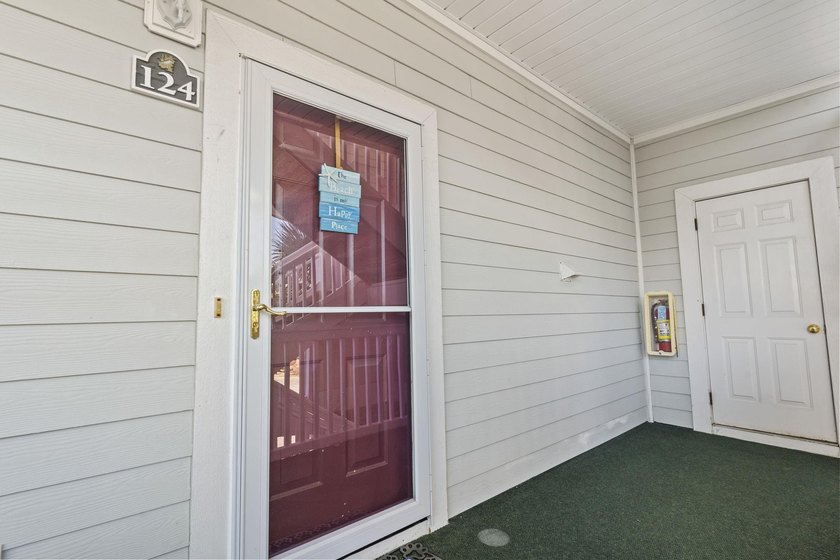 Beautiful 1-bedroom, 1-bath end unit located in the highly - photo 30