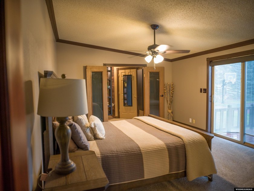 Minutes from Flaming Gorge, this exceptional 2.2-acre property - photo 31