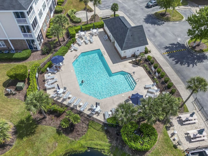Beautiful 1-bedroom, 1-bath end unit located in the highly - photo 32
