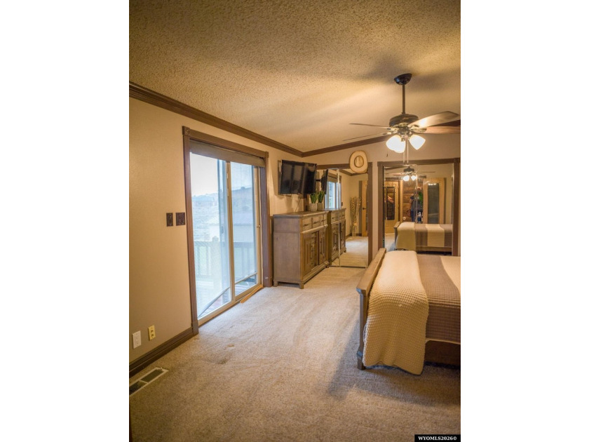 Minutes from Flaming Gorge, this exceptional 2.2-acre property - photo 32
