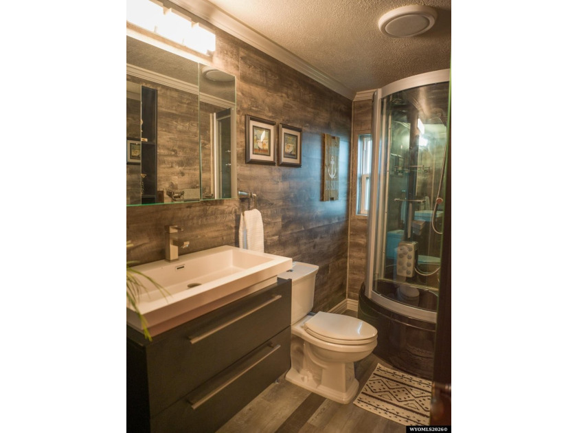 Minutes from Flaming Gorge, this exceptional 2.2-acre property - photo 39