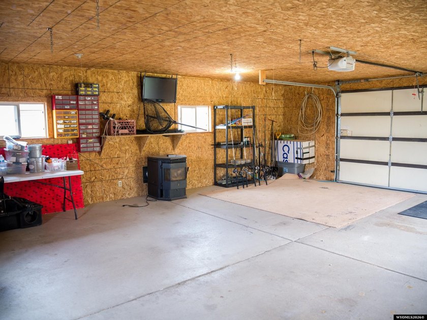 Minutes from Flaming Gorge, this exceptional 2.2-acre property - photo 40