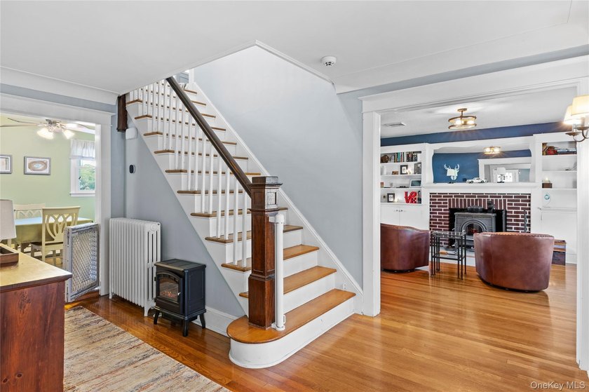 1928 Colonial in Riverhead - Tesla Solar Roof, 3-Car Heated - photo 22