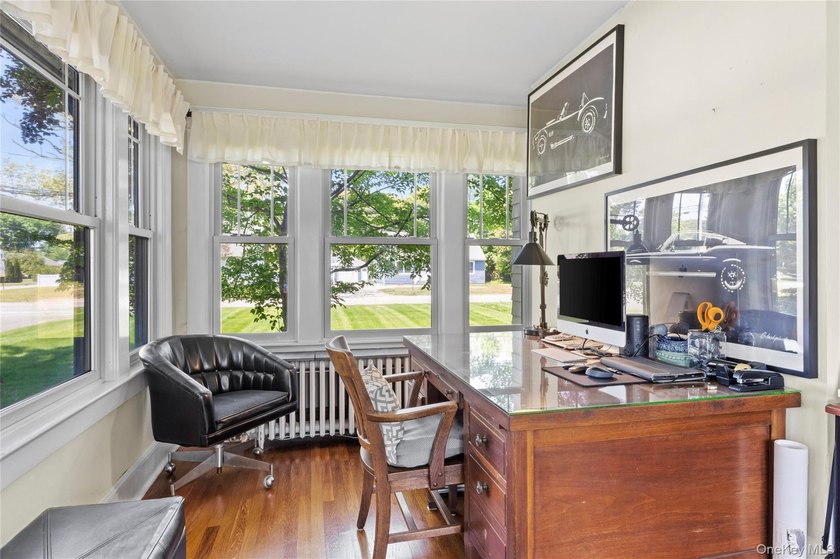 1928 Colonial in Riverhead - Tesla Solar Roof, 3-Car Heated - photo 30