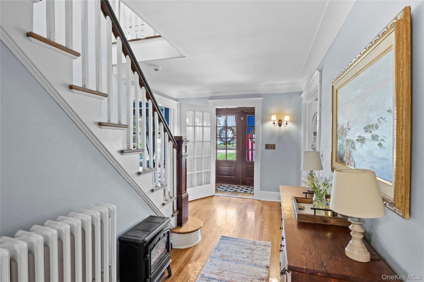 1928 Colonial in Riverhead - Tesla Solar Roof, 3-Car Heated - photo 38