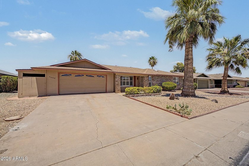 Single-level Del Webb home in Sun City, a 55+ active adult - photo 3