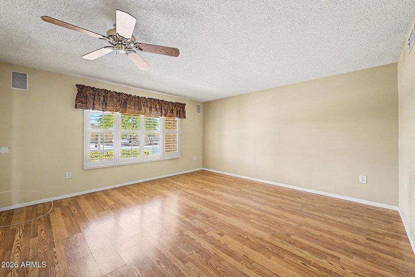 Single-level Del Webb home in Sun City, a 55+ active adult - photo 10