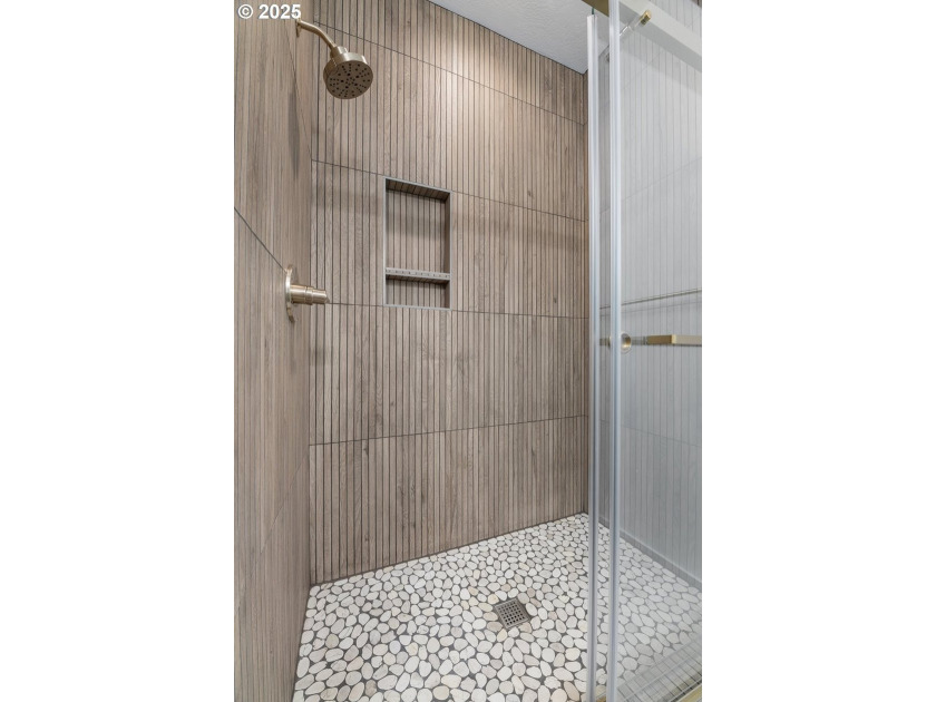 Experience refined coastal living in the brand-new Aspen model - photo 14