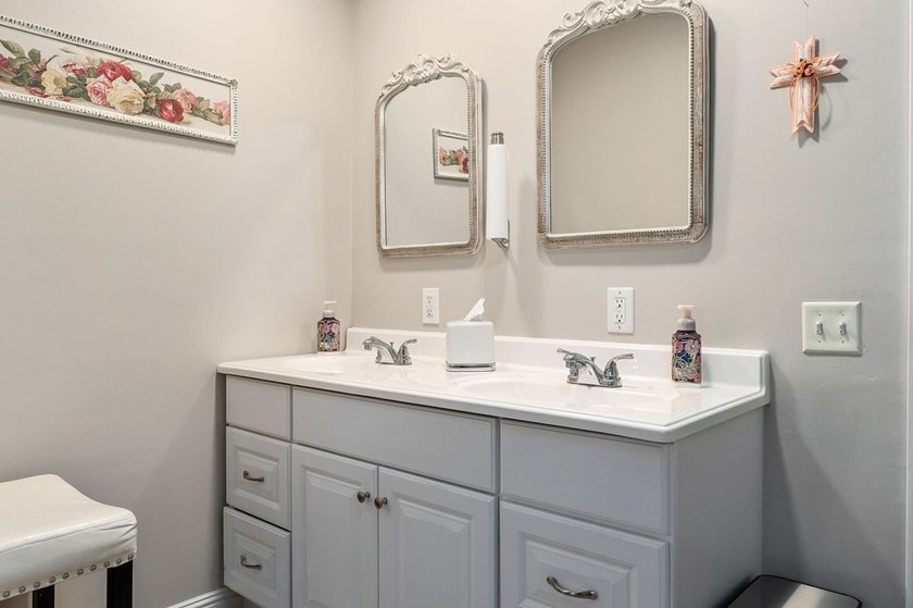 Welcome to 1069 McGregor Ln, a sprawling 3,894-sq.-ft home - photo 29