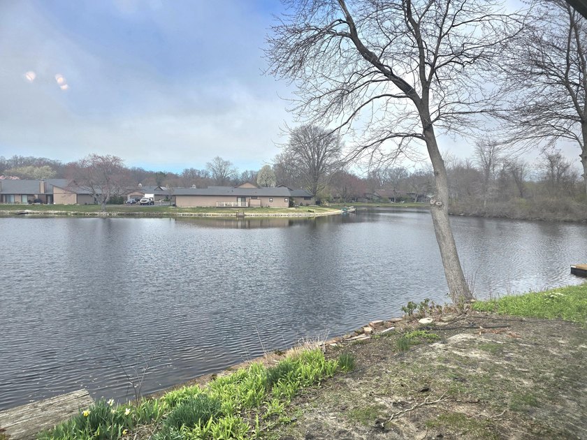 Enjoy lakeside living in this spacious waterfront home on Lake - photo 2
