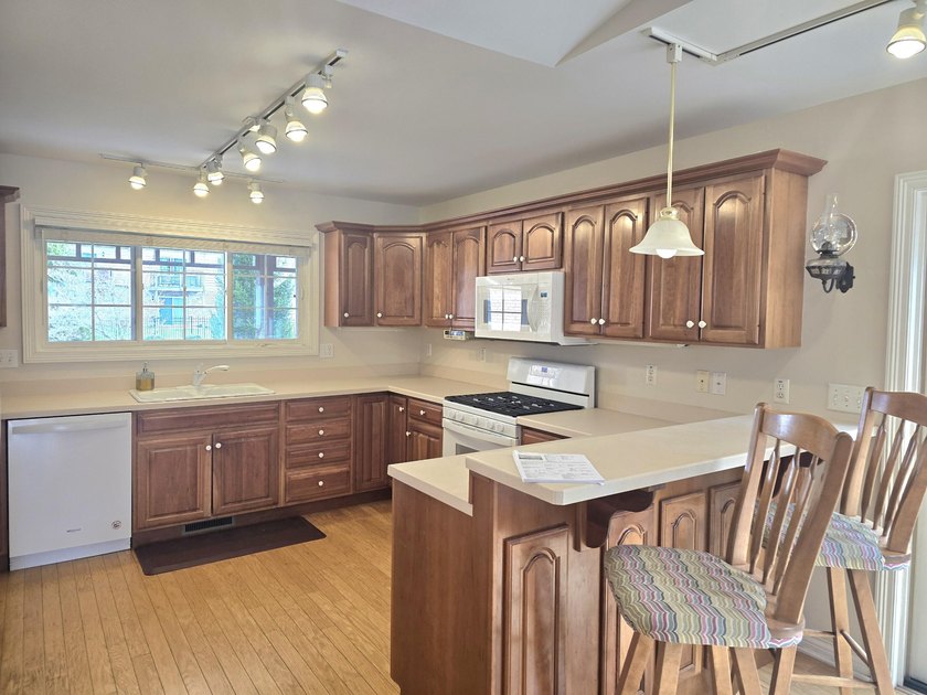Enjoy lakeside living in this spacious waterfront home on Lake - photo 6