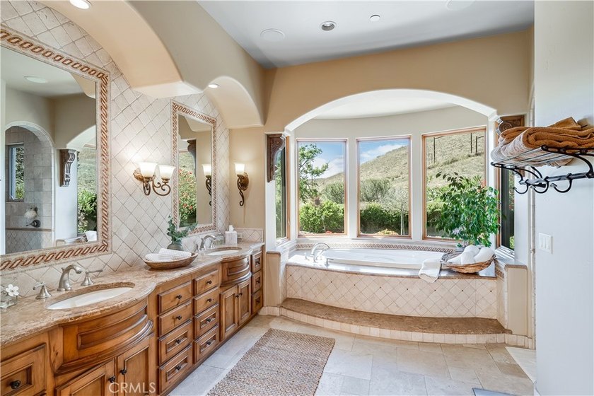 5475 Mira Estrella Ct - photo 37