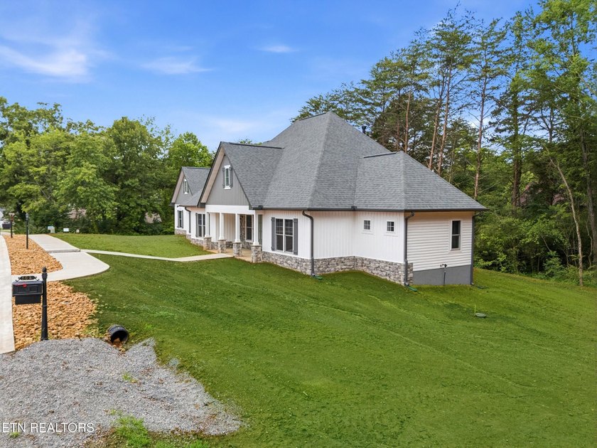 Brand new construction and move-in ready in Tellico Village! - photo 45