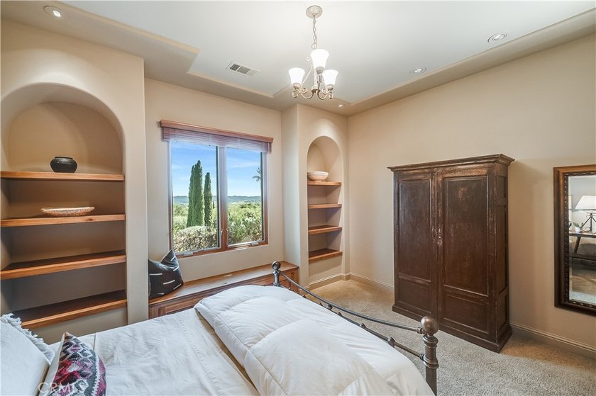 5475 Mira Estrella Ct - photo 47