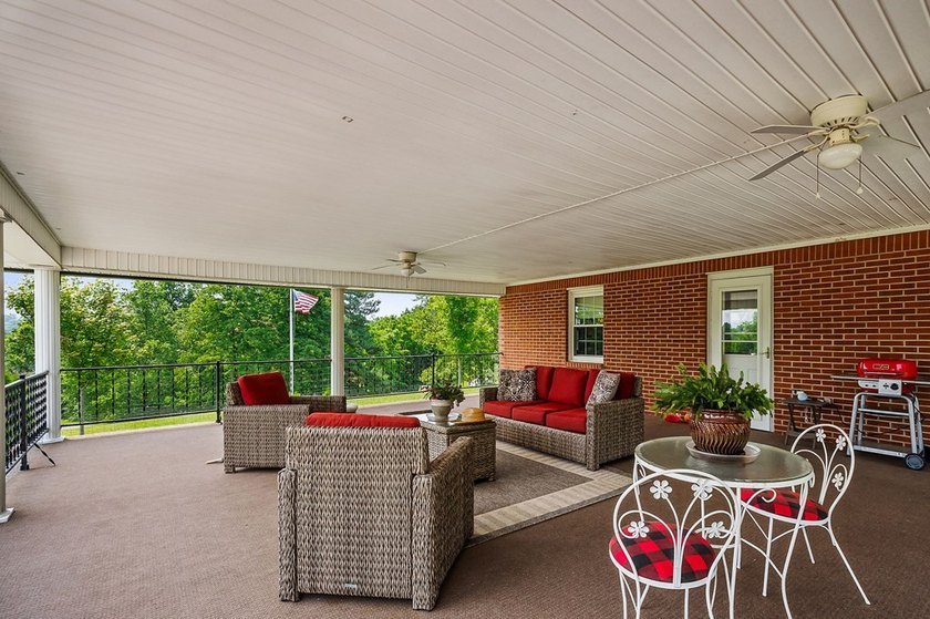 Welcome to 1069 McGregor Ln, a sprawling 3,894-sq.-ft home - photo 49