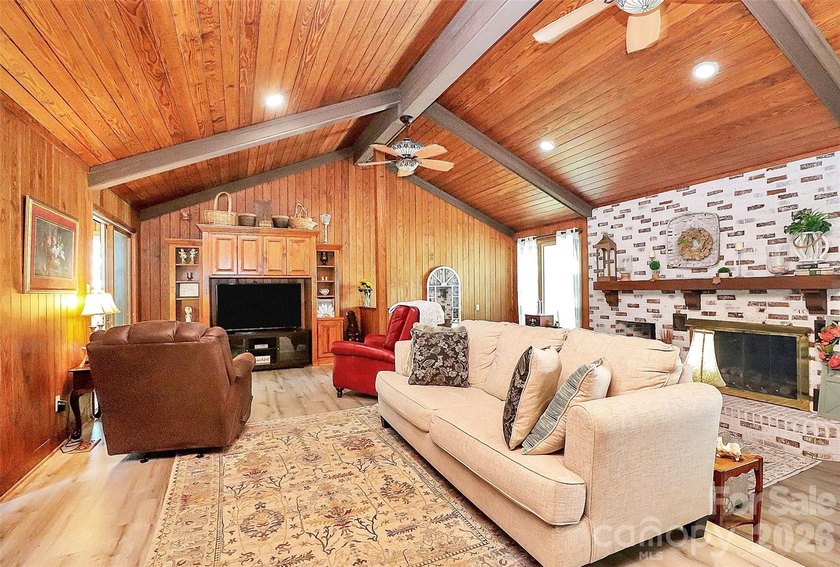 Waterfront on Moss Lake! Stunning home with year-round - photo 11