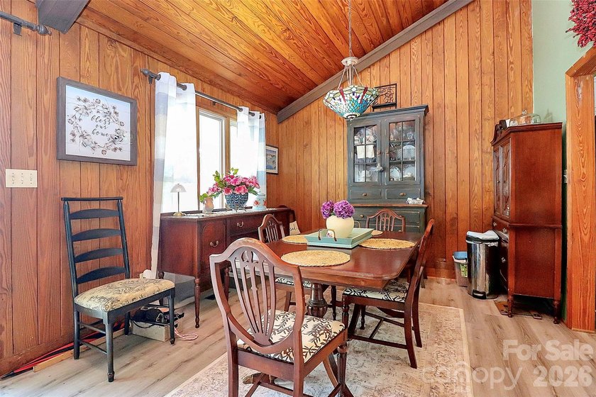Waterfront on Moss Lake! Stunning home with year-round - photo 14