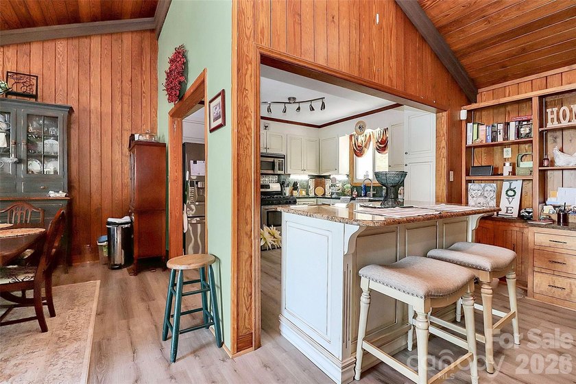 Waterfront on Moss Lake! Stunning home with year-round - photo 15