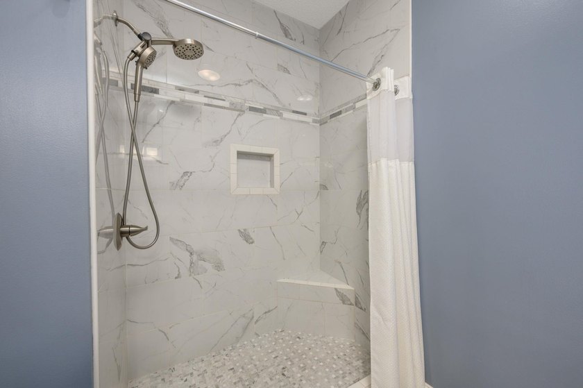 Are you looking for a turnkey / move-in ready place at the - photo 19