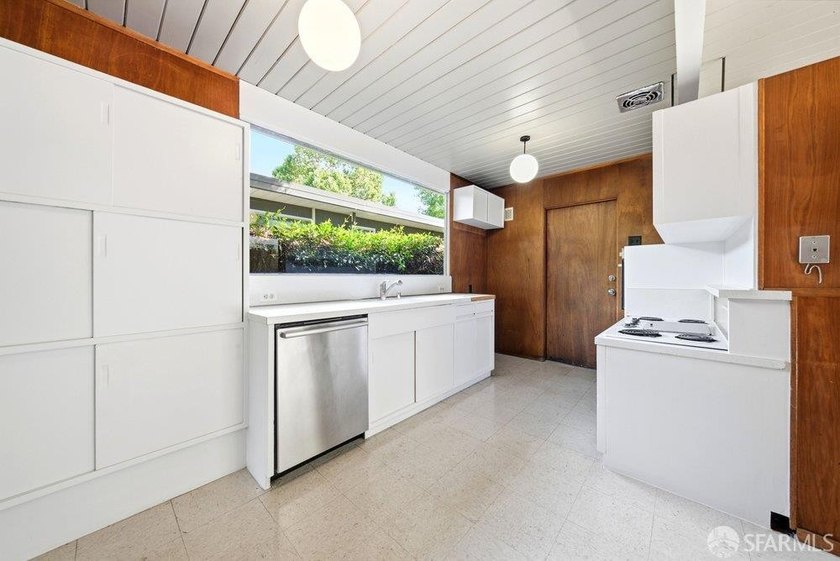 Rare opportunity to own an authentic Fairglen Eichler in San - photo 27