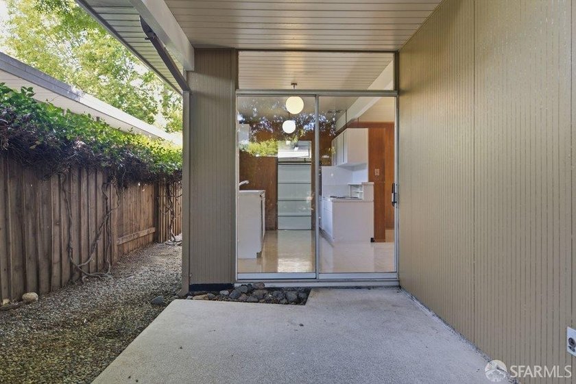 Rare opportunity to own an authentic Fairglen Eichler in San - photo 29