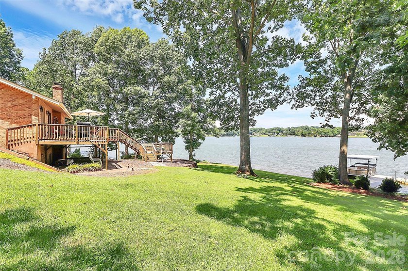 Waterfront on Moss Lake! Stunning home with year-round - photo 40