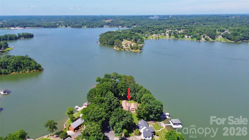 Waterfront on Moss Lake! Stunning home with year-round - photo 41