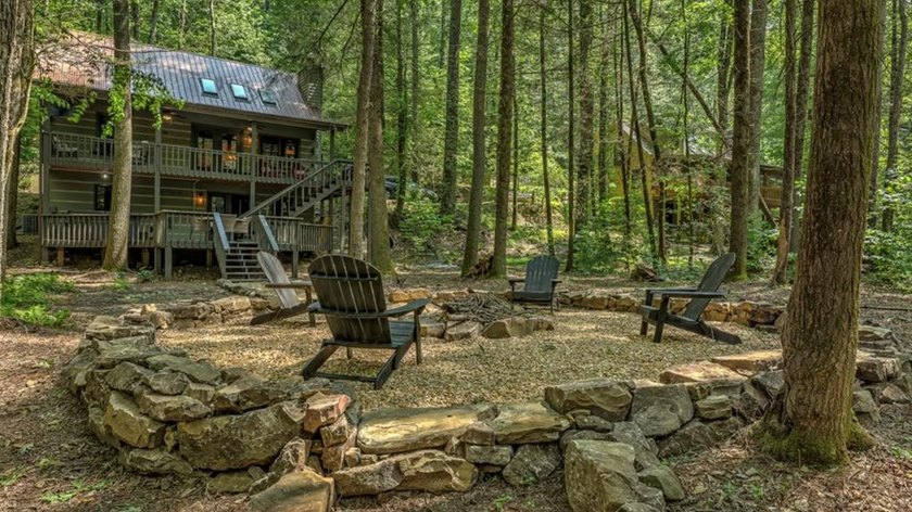 Water's Edge is the ideal blend of serene mountain escape and - photo 4