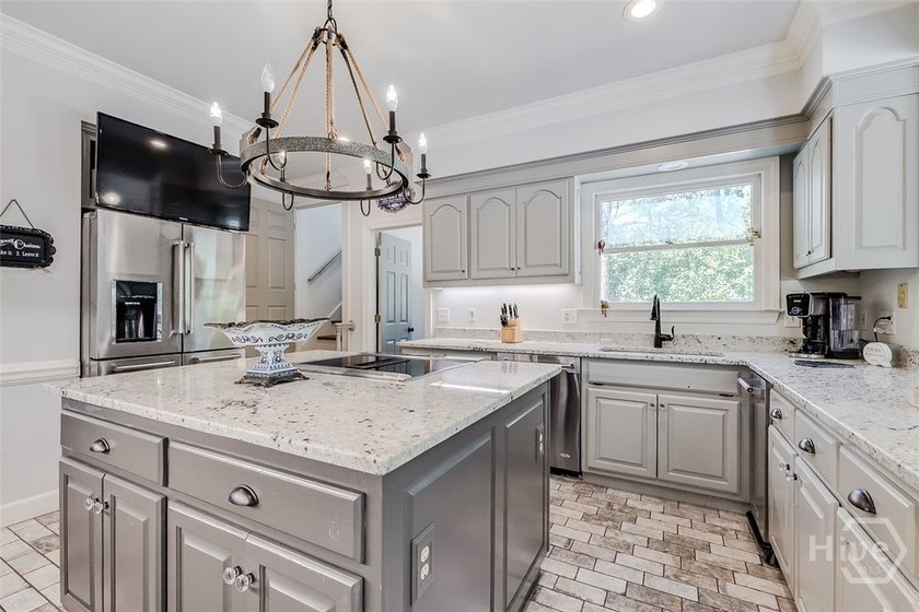 Welcome to this spacious 4-bedroom, 3.5-bath home tucked away on - photo 19