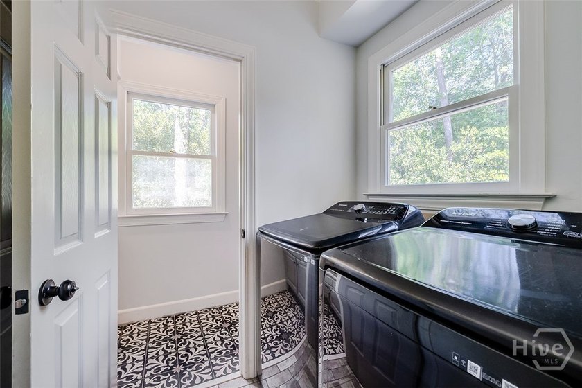 Welcome to this spacious 4-bedroom, 3.5-bath home tucked away on - photo 21