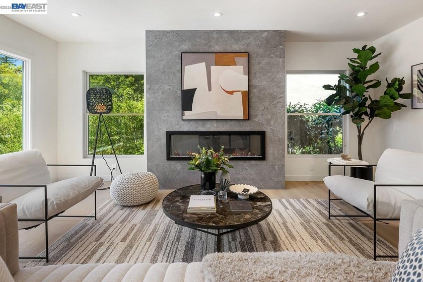 This beautifully reimagined Mediterranean-style residence - photo 7