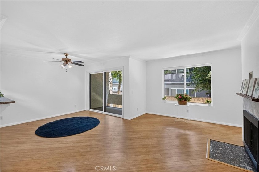 Welcome to this desirable single-level home featuring 2 bedrooms - photo 4