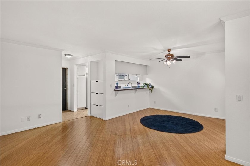 Welcome to this desirable single-level home featuring 2 bedrooms - photo 8