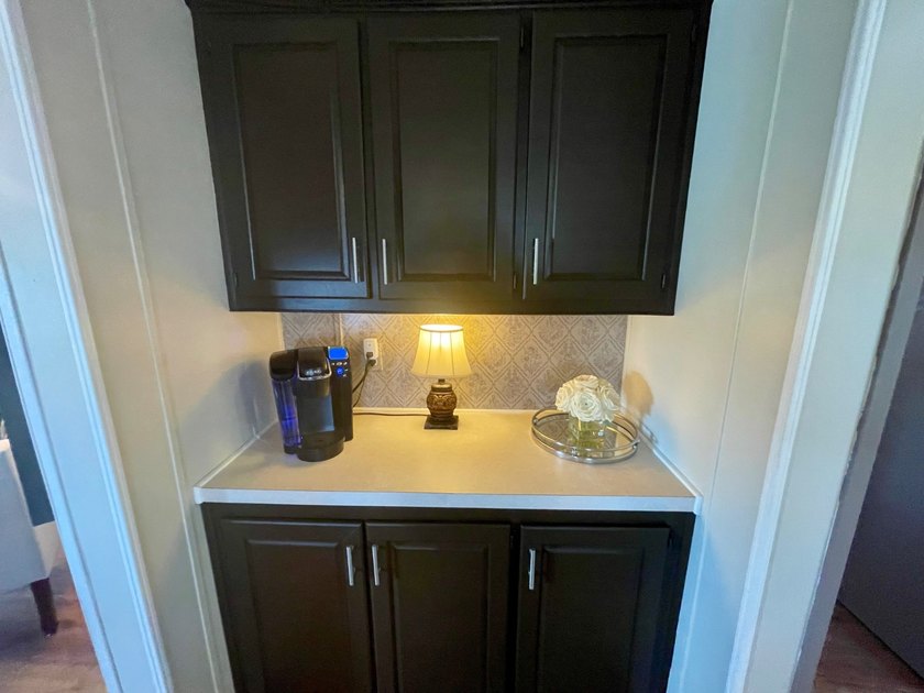 This home has been just reduced and is absolutely Adorable!! - photo 12