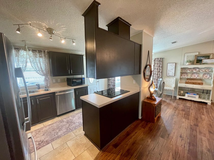 This home has been just reduced and is absolutely Adorable!! - photo 13