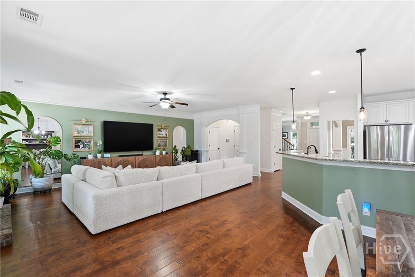 Luxury Living with Space, Style &amp; a Private Backyard Oasis! - photo 15