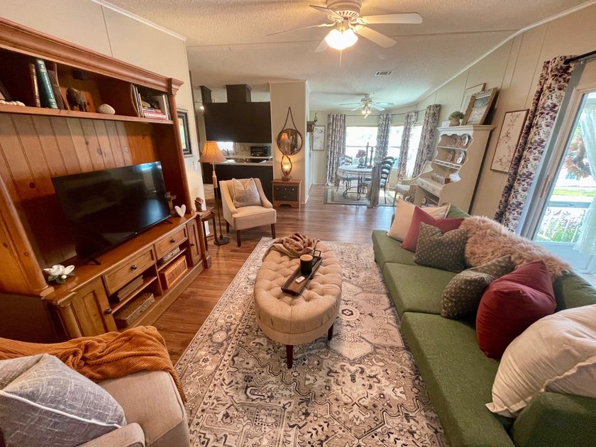 This home has been just reduced and is absolutely Adorable!! - photo 22