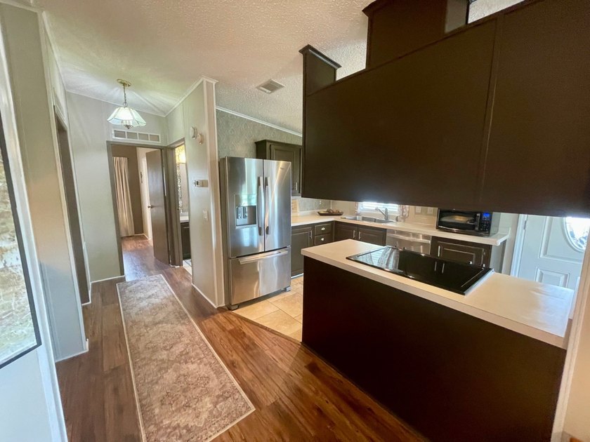 This home has been just reduced and is absolutely Adorable!! - photo 24