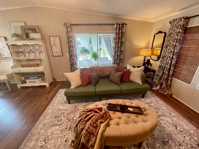 This home has been just reduced and is absolutely Adorable!! - photo 25