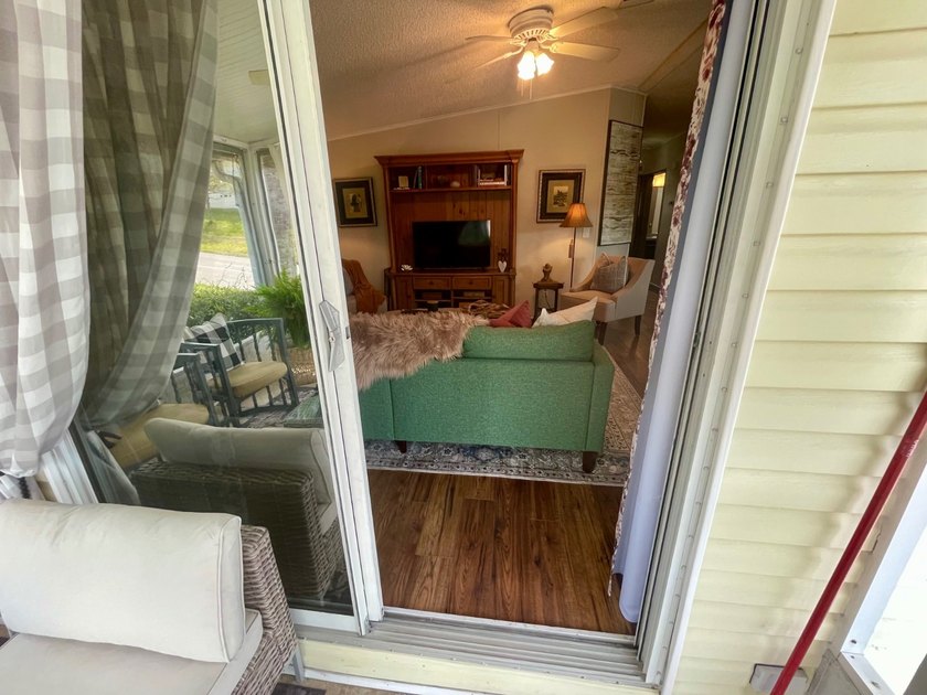 This home has been just reduced and is absolutely Adorable!! - photo 27