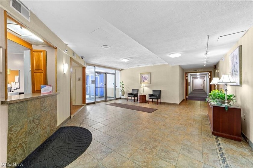 Recently remodeled throughout, this unit offers everything you - photo 30