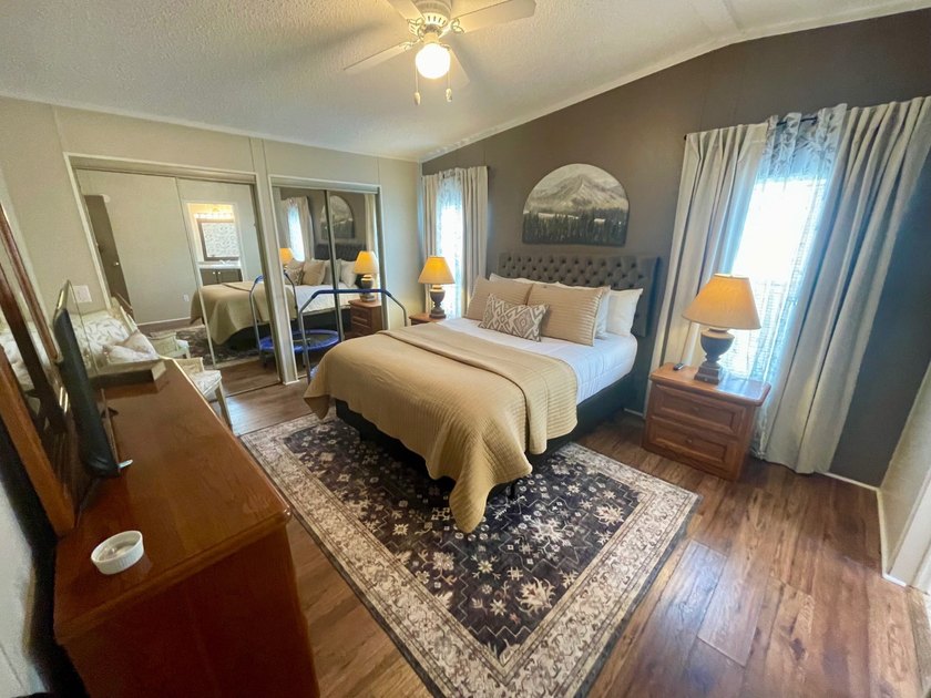 This home has been just reduced and is absolutely Adorable!! - photo 30