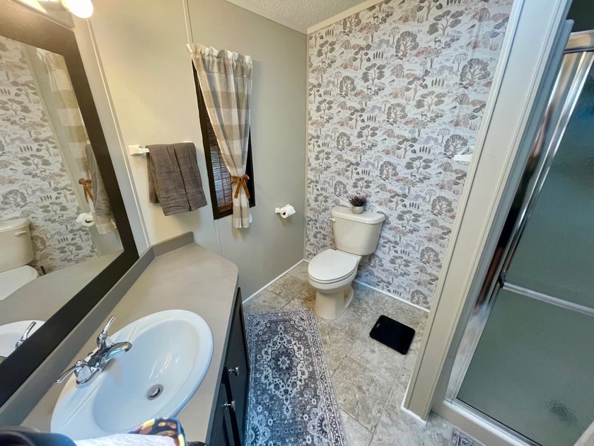 This home has been just reduced and is absolutely Adorable!! - photo 36