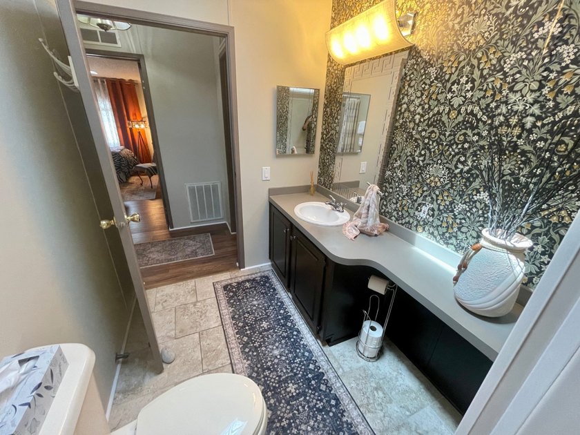 This home has been just reduced and is absolutely Adorable!! - photo 44