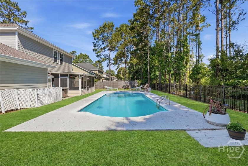 Luxury Living with Space, Style &amp; a Private Backyard Oasis! - photo 45