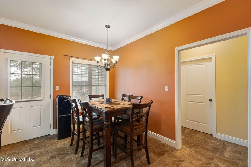Charming 3-bedroom, 2-bath home situated on a spacious 0.82-acre - photo 10