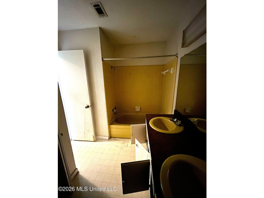 Opportunity knocks! This home is ready for a complete renovation - photo 11