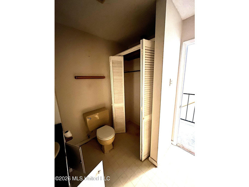 Opportunity knocks! This home is ready for a complete renovation - photo 12